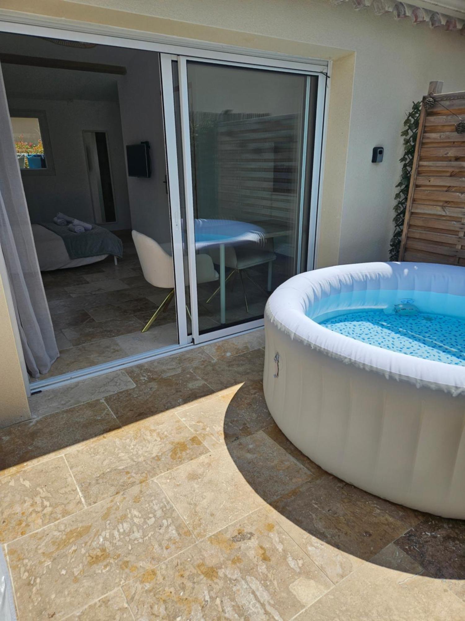 Havre De Paix Climatise Vers Gordes - Spa & Nature Beaumettes ภายนอก รูปภาพ
